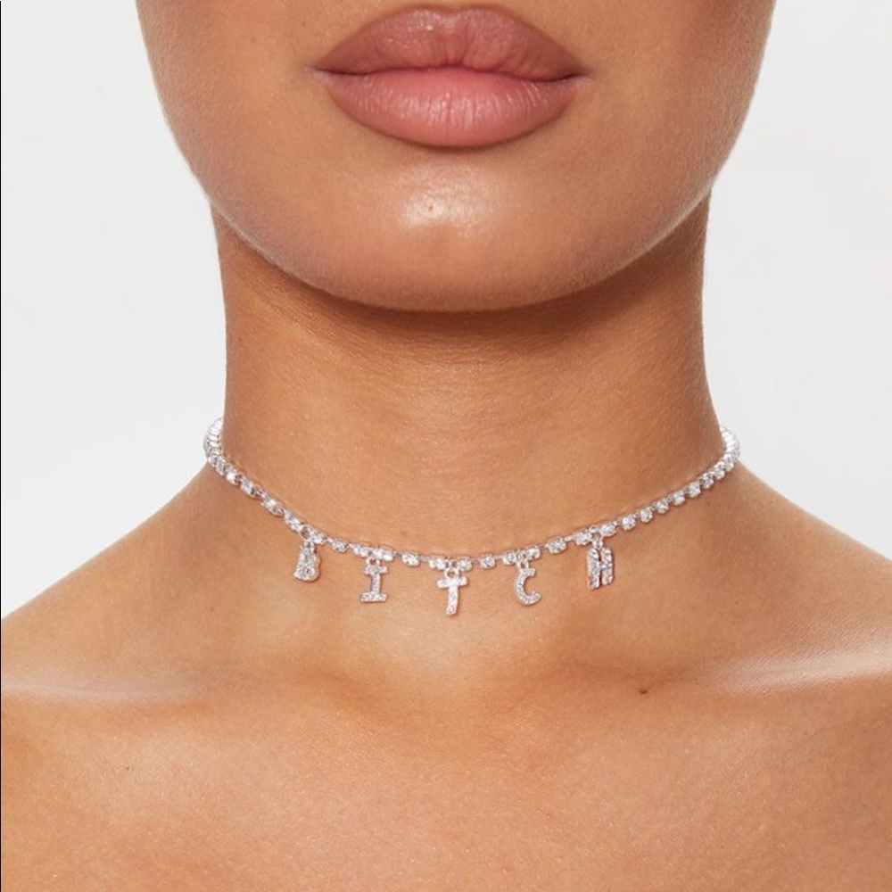 Choker necklace